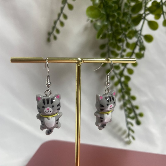 ❤️ FREE Cat Kitten Animal Drop Trendy Girly Paw Modern Art Pop Artsy Earrings - Picture 5 of 5